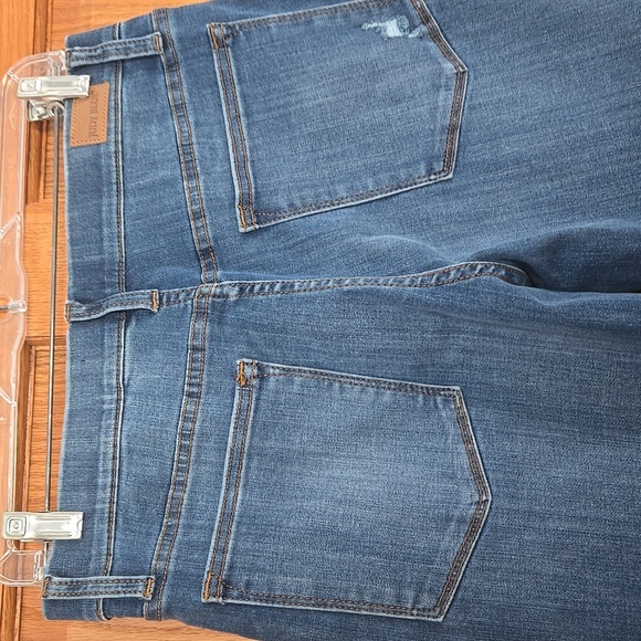 Judy Blue Jeans Womens 11/30 Mid Rise Pull On Boyfriend Fit Distressed Pants - Picture 3 of 10